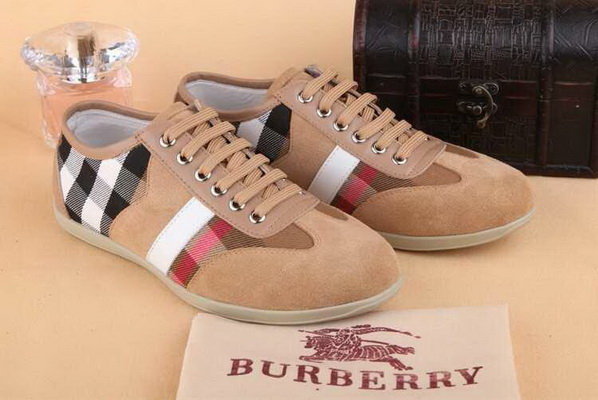 Burberry Fashion Men Sneakers--060